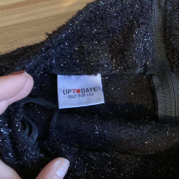 Black mini skirt - Picture 3 of 4